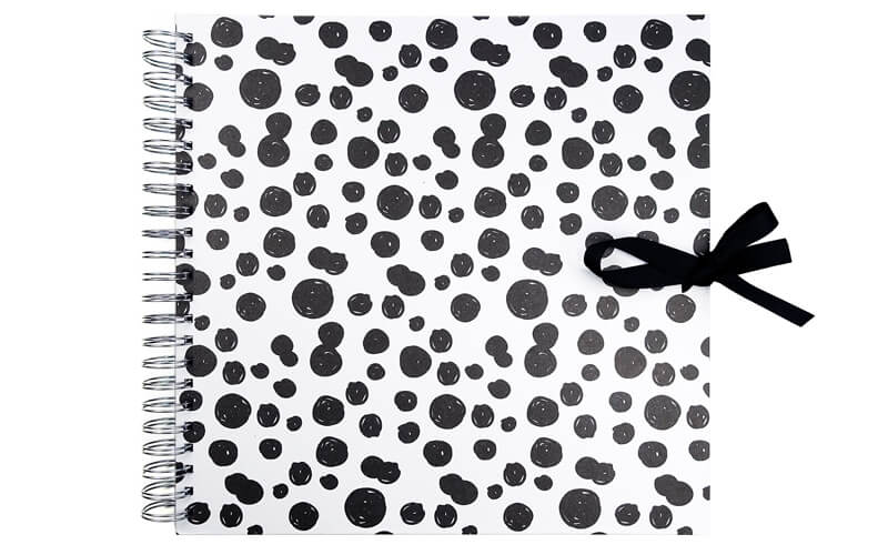Plakboek-Scrapbook Black Dots